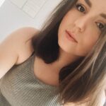 Lily-Rose je suis ici car je suis à la recherche d’un homme qui beaucoup d’expérience avec les femmes, un homme capable de me faire sentir du plaisir lors de mes prochains rapports sexuels